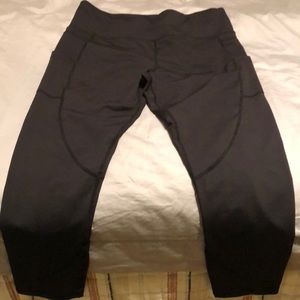 Zyia 7/8 black leggings with pockets Light n Tights